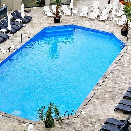 Capri N Pool
