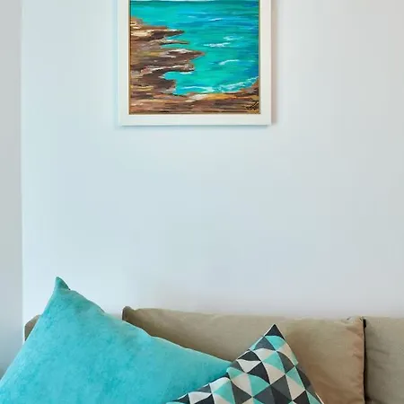 Capri N Pool Apartment