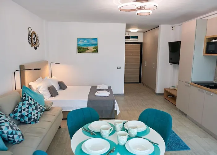 Capri N Pool Năvodari